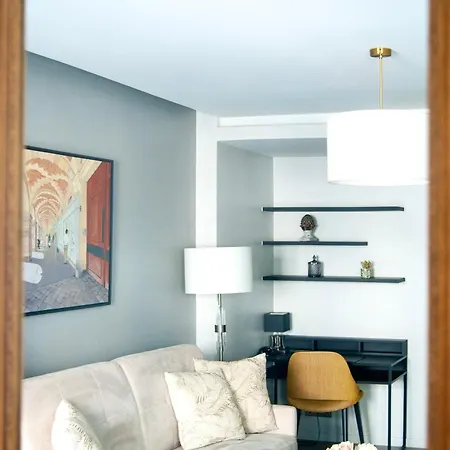 Roi De Sicile - Rivoli -- Luxury Aparthotel