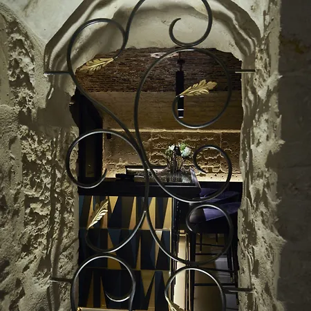 Roi De Sicile - Rivoli -- Luxury Parigi